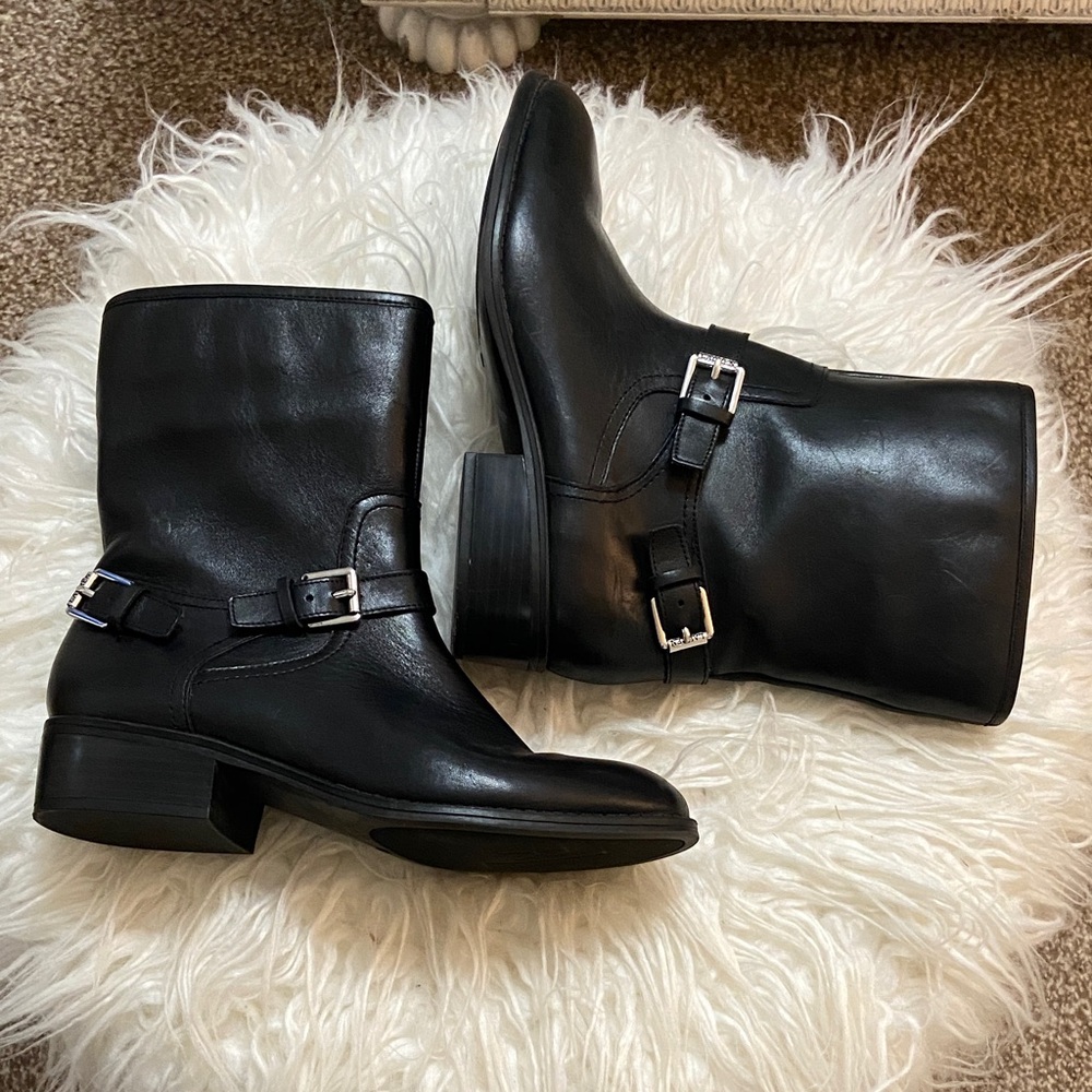 Lauren Ralph Lauren Women’s Mesi Leather Heel Bootie